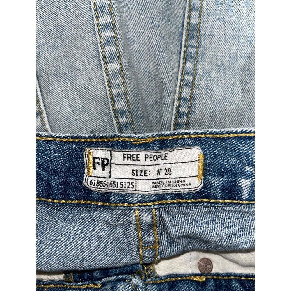 Free People Lacey Cutoff Daisy Wash Distressed Denim Shorts Size 26 Cottagecore - Picture 4 of 10